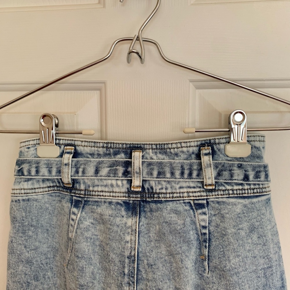 SO High-rise Acid Washed Mom Jeans 3 - Picture 5 of 8